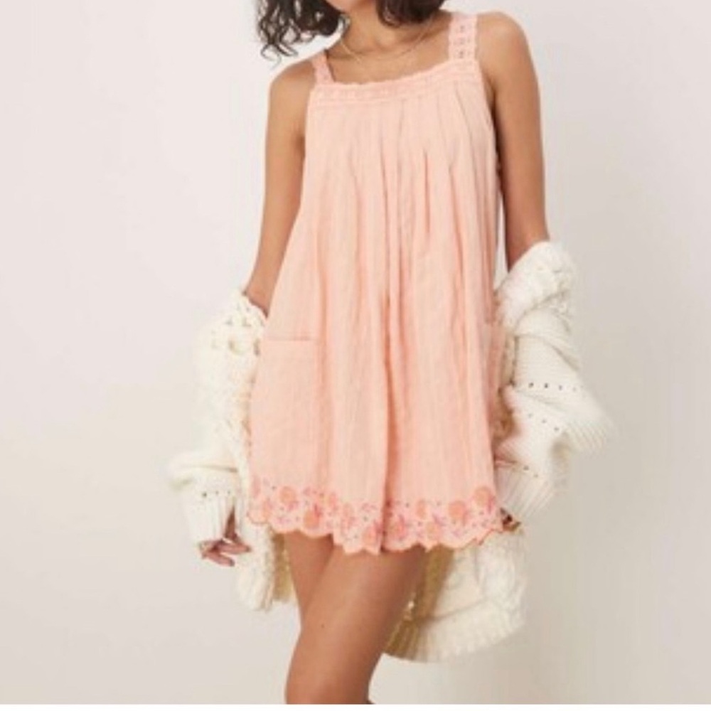 🌷Free People
Latecia Embroidered Mini Dress🌸